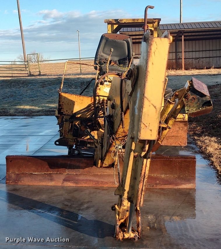 image for item LK9526 1983 Vermeer M-475  trencher