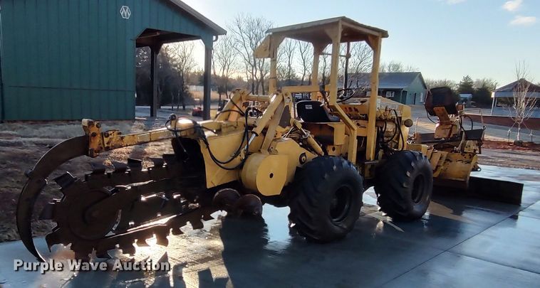 image for item LK9526 1983 Vermeer M-475  trencher
