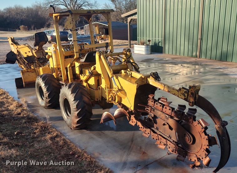 image for item LK9526 1983 Vermeer M-475  trencher