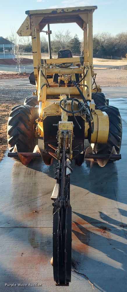 image for item LK9526 1983 Vermeer M-475  trencher