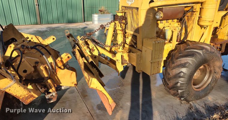 image for item LK9526 1983 Vermeer M-475  trencher