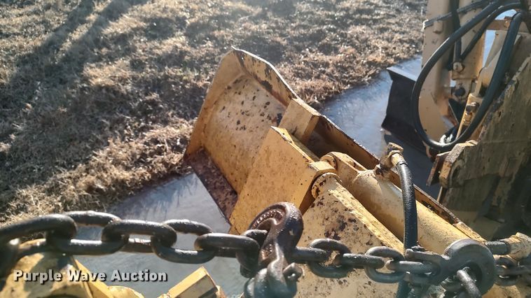 image for item LK9526 1983 Vermeer M-475  trencher