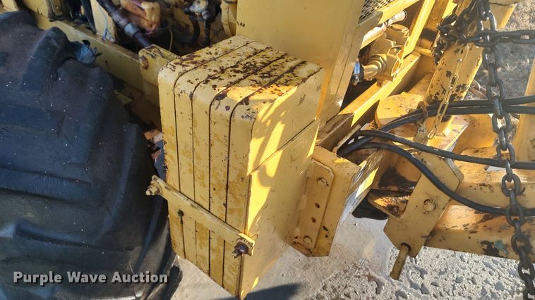 image for item LK9526 1983 Vermeer M-475  trencher