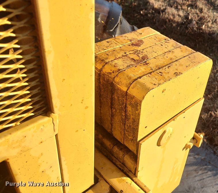 image for item LK9526 1983 Vermeer M-475  trencher