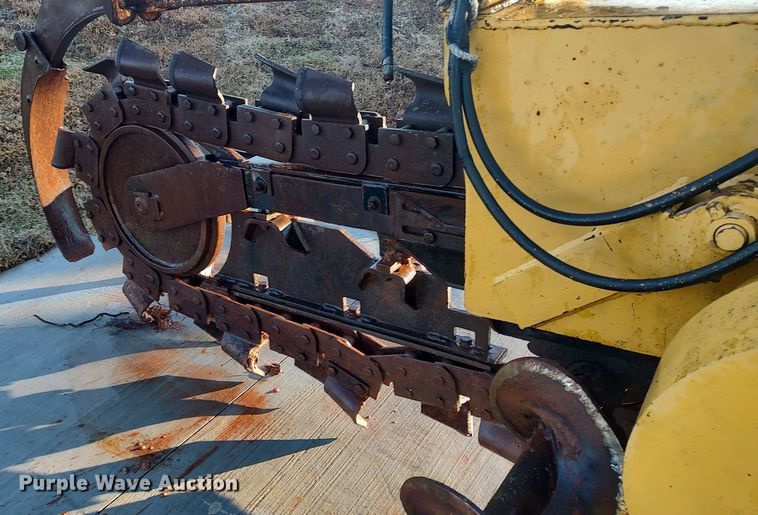 image for item LK9526 1983 Vermeer M-475  trencher