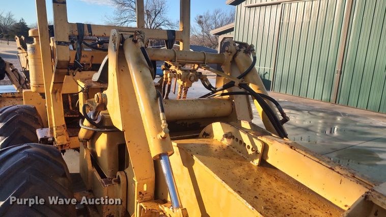 image for item LK9526 1983 Vermeer M-475  trencher