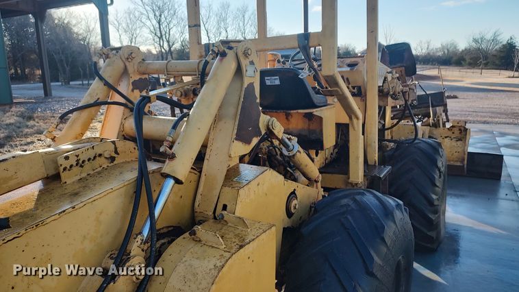 image for item LK9526 1983 Vermeer M-475  trencher