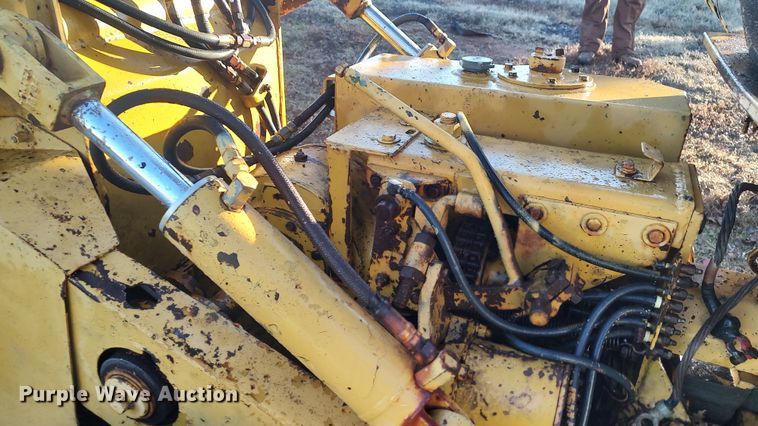 image for item LK9526 1983 Vermeer M-475  trencher