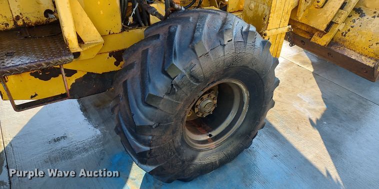 image for item LK9526 1983 Vermeer M-475  trencher