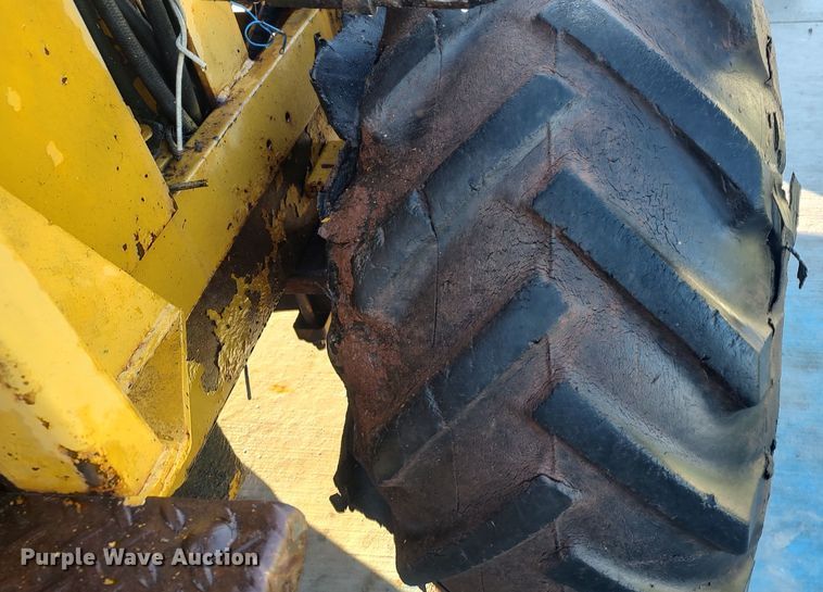 image for item LK9526 1983 Vermeer M-475  trencher