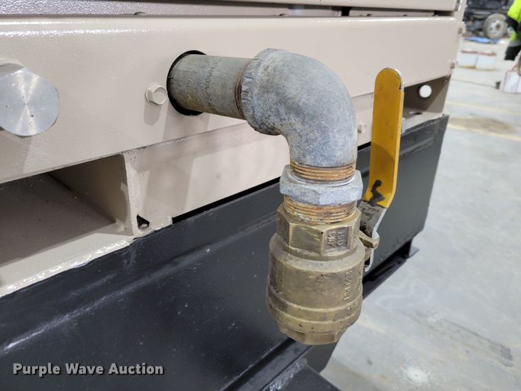 image for item LY9863 2010 Ingersoll Rand P185WJDU-T1  air compressor