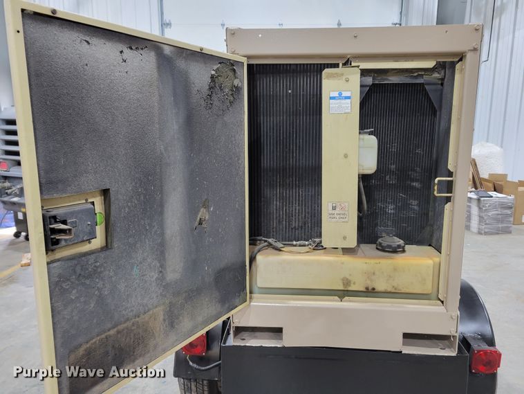 image for item LY9863 2010 Ingersoll Rand P185WJDU-T1  air compressor