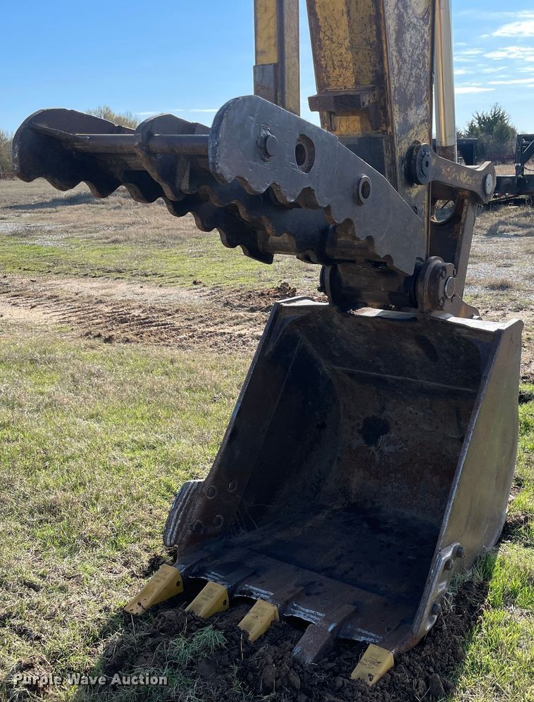 image for item MI9729 2003 Caterpillar 320C L  excavator