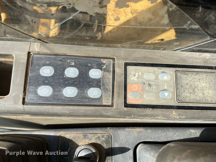 image for item MI9729 2003 Caterpillar 320C L  excavator