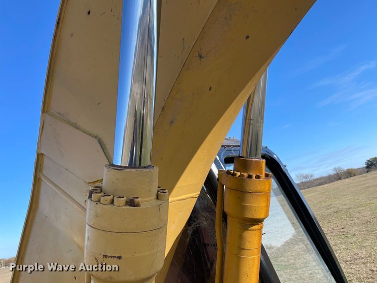 image for item MI9729 2003 Caterpillar 320C L  excavator