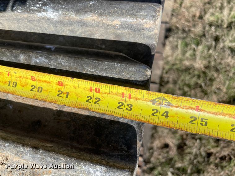 image for item MI9729 2003 Caterpillar 320C L  excavator