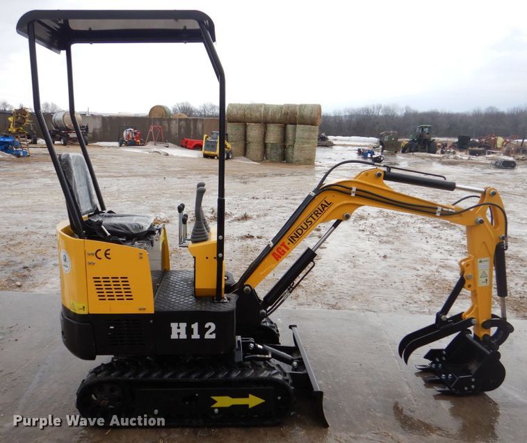 image for item MJ9957 2022 Agrotk H12  mini excavator