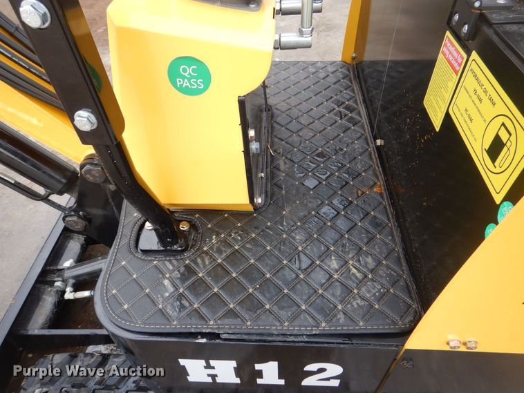 image for item MJ9957 2022 Agrotk H12  mini excavator