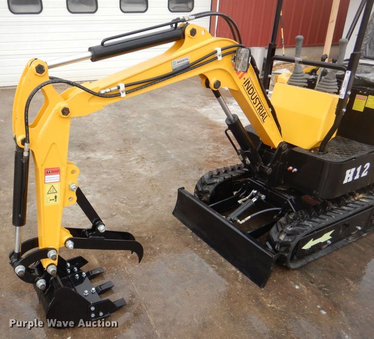image for item MJ9957 2022 Agrotk H12  mini excavator