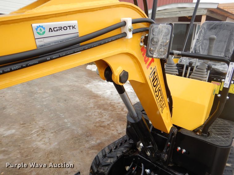 image for item MJ9957 2022 Agrotk H12  mini excavator