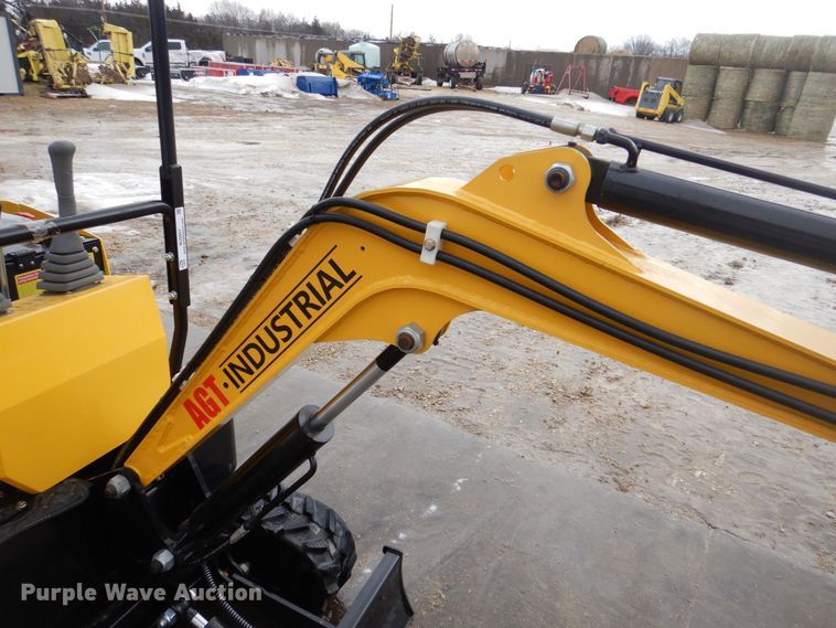 image for item MJ9957 2022 Agrotk H12  mini excavator