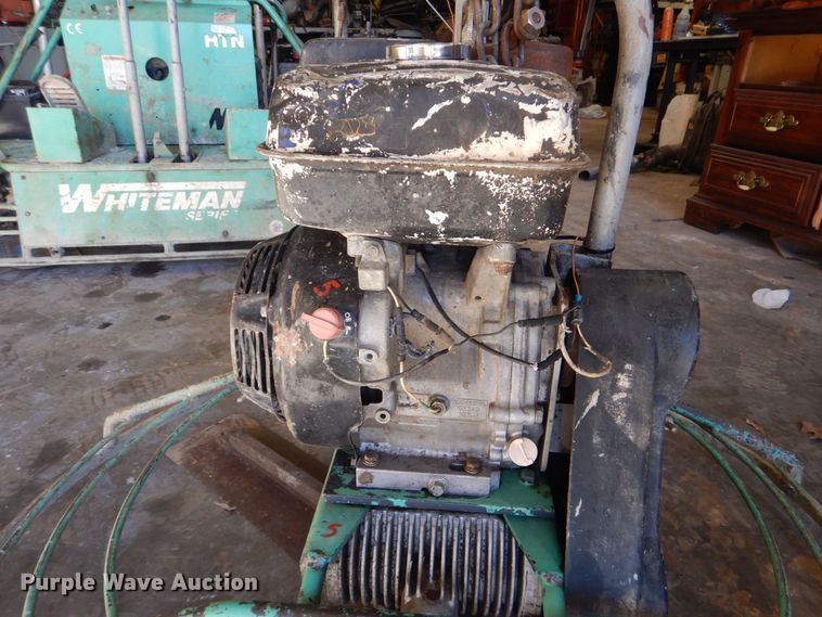 image for item MM9581 Whiteman Multiquip  power trowel