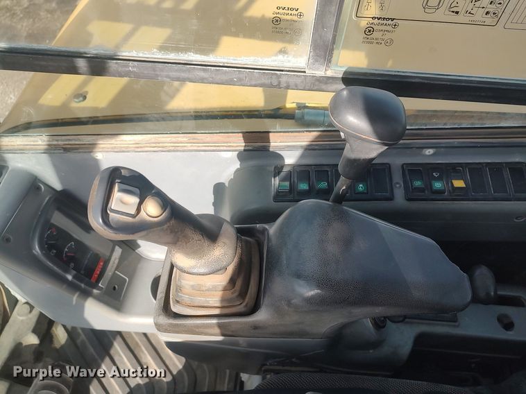 image for item MM9872 2007 Volvo ECR88  mini excavator