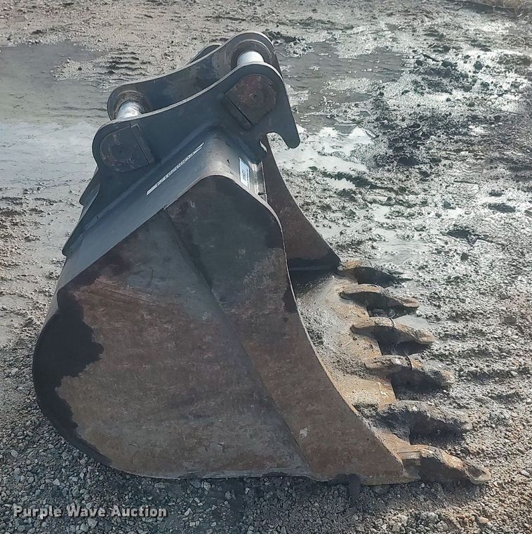 image for item MM9873 Volvo 11839752  excavator bucket