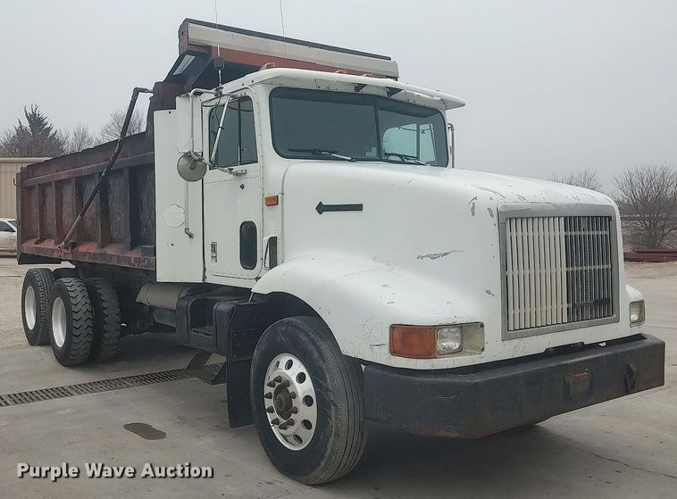 image for item MM9939 1994 International 9200  dump truck