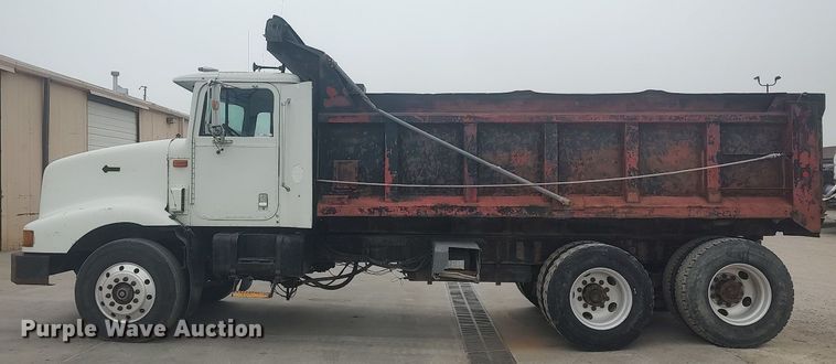 image for item MM9939 1994 International 9200  dump truck