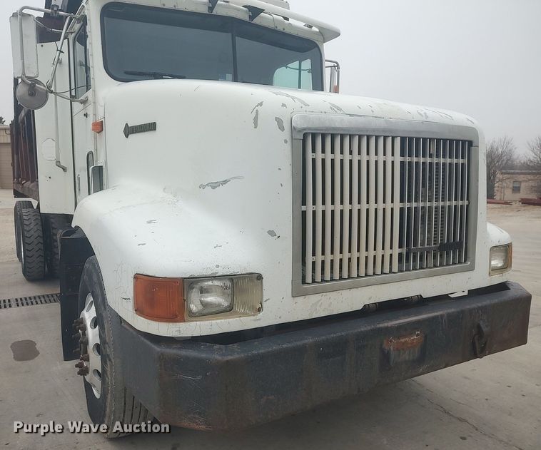 image for item MM9939 1994 International 9200  dump truck