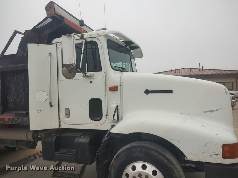 image for item MM9939 1994 International 9200  dump truck