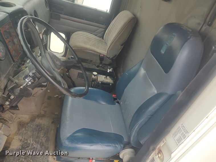 image for item MM9939 1994 International 9200  dump truck