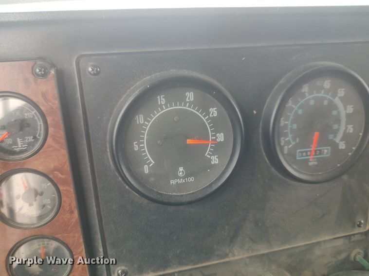 image for item MM9939 1994 International 9200  dump truck