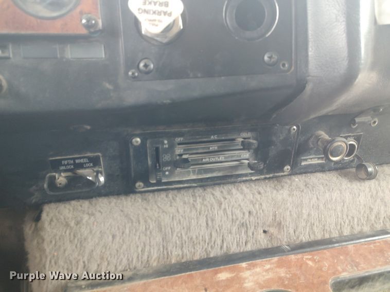 image for item MM9939 1994 International 9200  dump truck