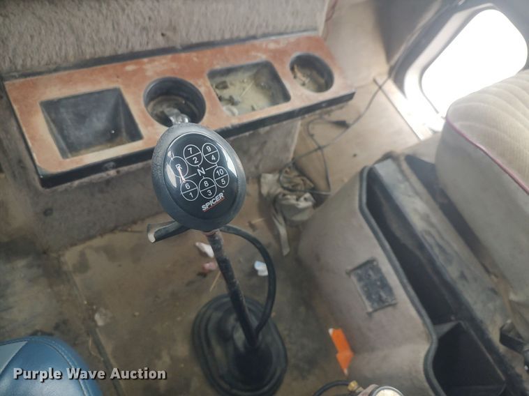 image for item MM9939 1994 International 9200  dump truck