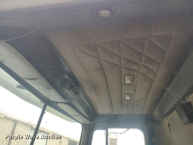 image for item MM9939 1994 International 9200  dump truck