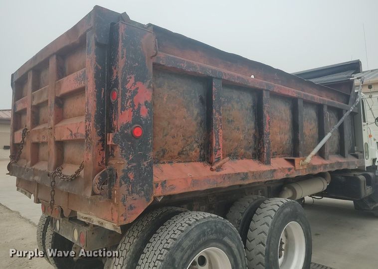 image for item MM9939 1994 International 9200  dump truck