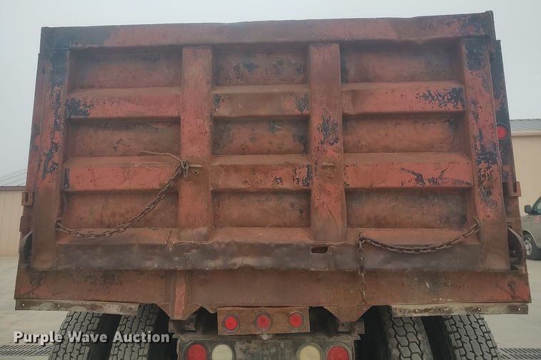 image for item MM9939 1994 International 9200  dump truck