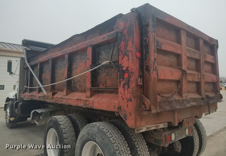 image for item MM9939 1994 International 9200  dump truck