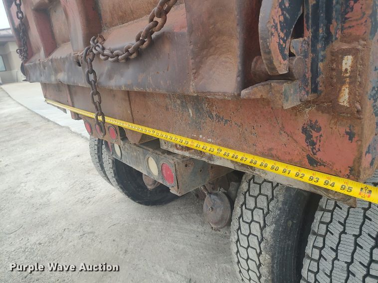 image for item MM9939 1994 International 9200  dump truck