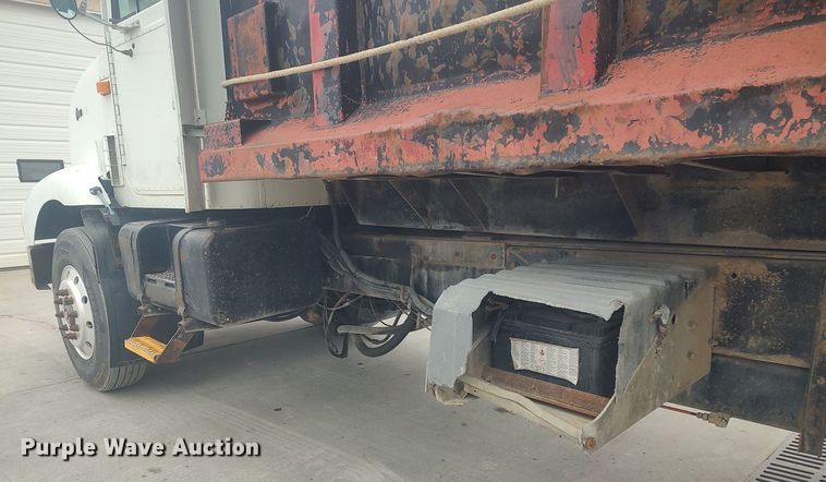 image for item MM9939 1994 International 9200  dump truck