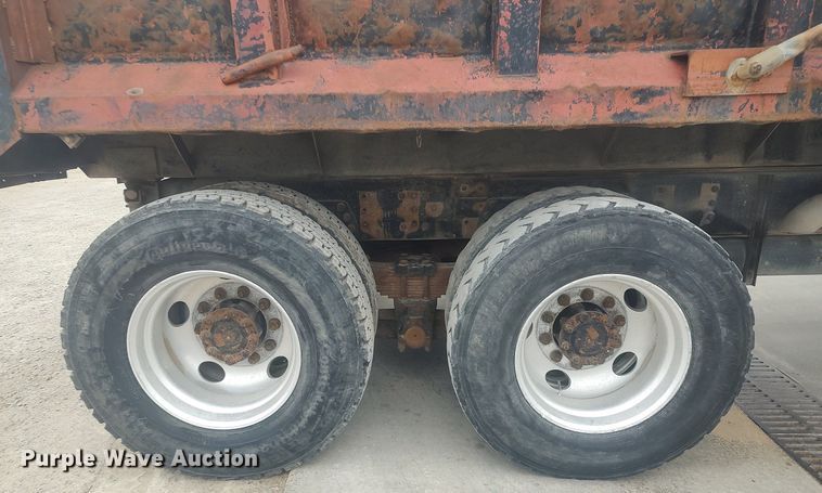 image for item MM9939 1994 International 9200  dump truck