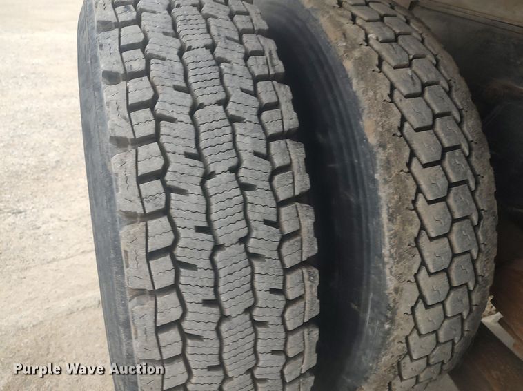 image for item MM9939 1994 International 9200  dump truck