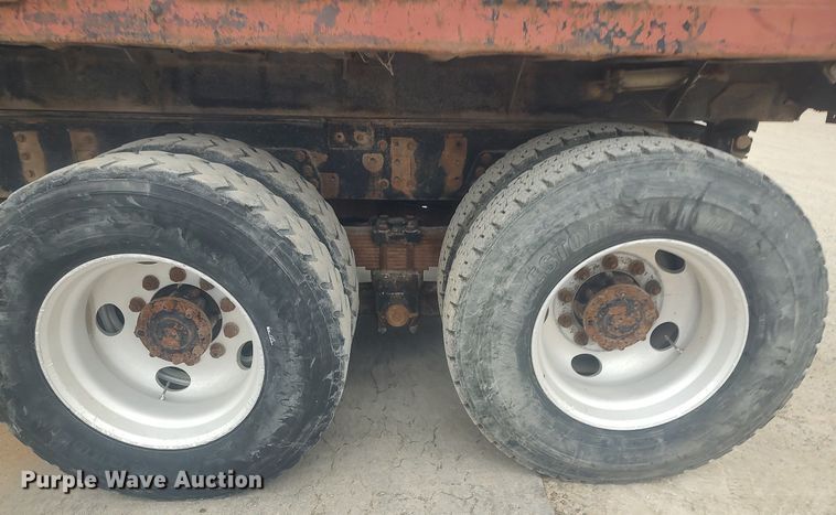 image for item MM9939 1994 International 9200  dump truck