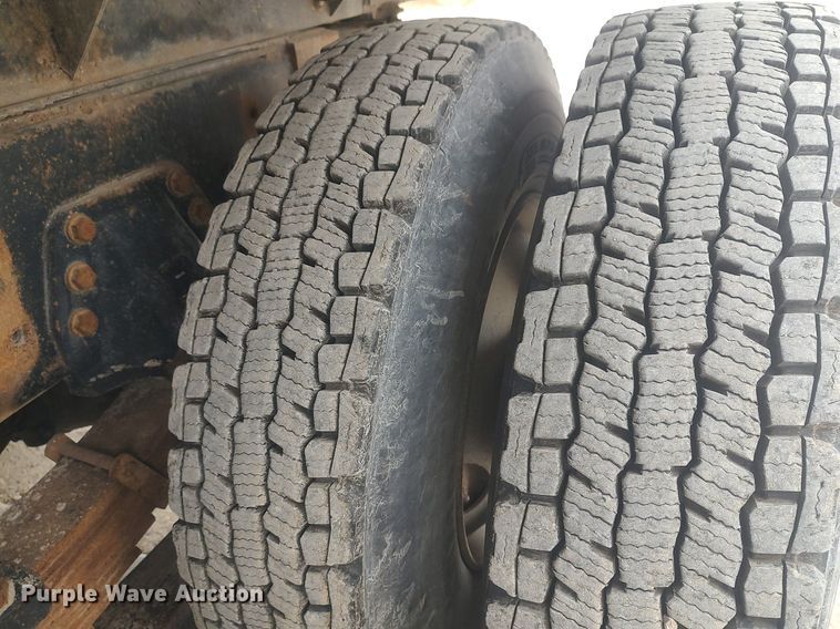 image for item MM9939 1994 International 9200  dump truck