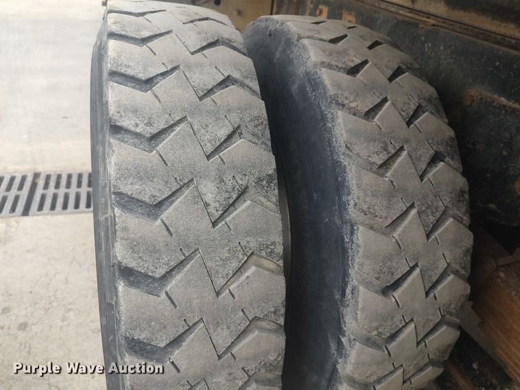 image for item MM9939 1994 International 9200  dump truck