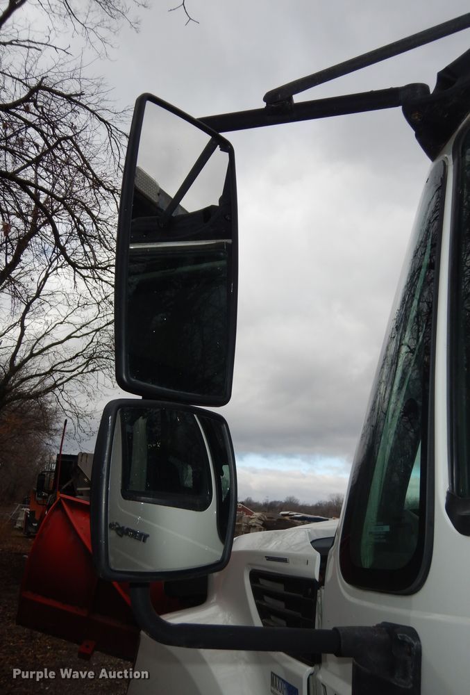 image for item DK7558 2015 International TerraStar  dump truck