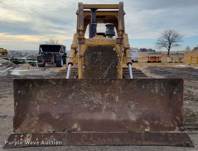 image for item DM8165 1983 Caterpillar D6D  dozer