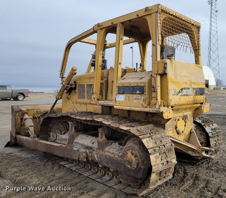 image for item DM8165 1983 Caterpillar D6D  dozer